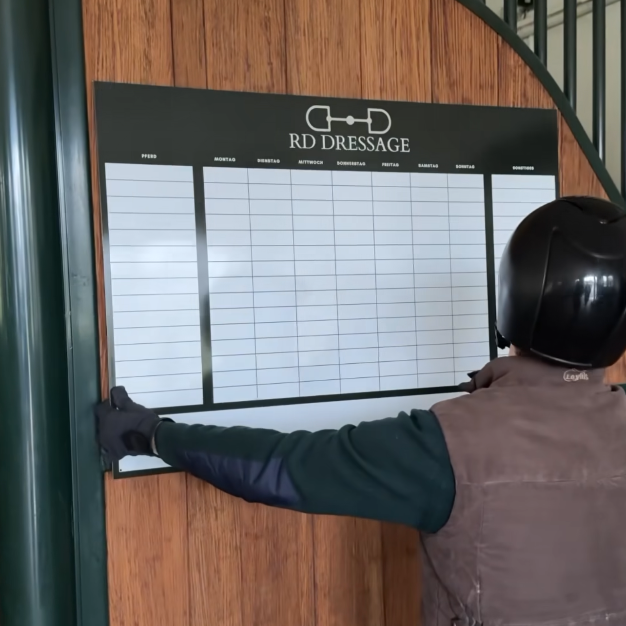 Personalisierte Stalltafel im Wunschdesign