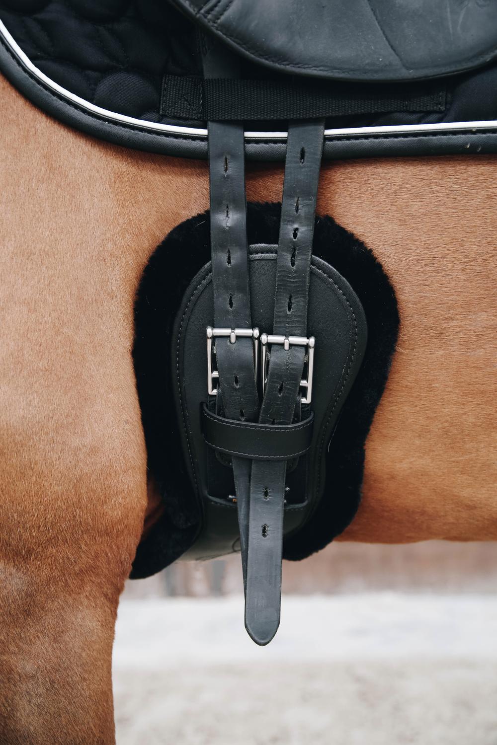 Lammfell Anatomische Kurzgurt - Kentucky Horsewear