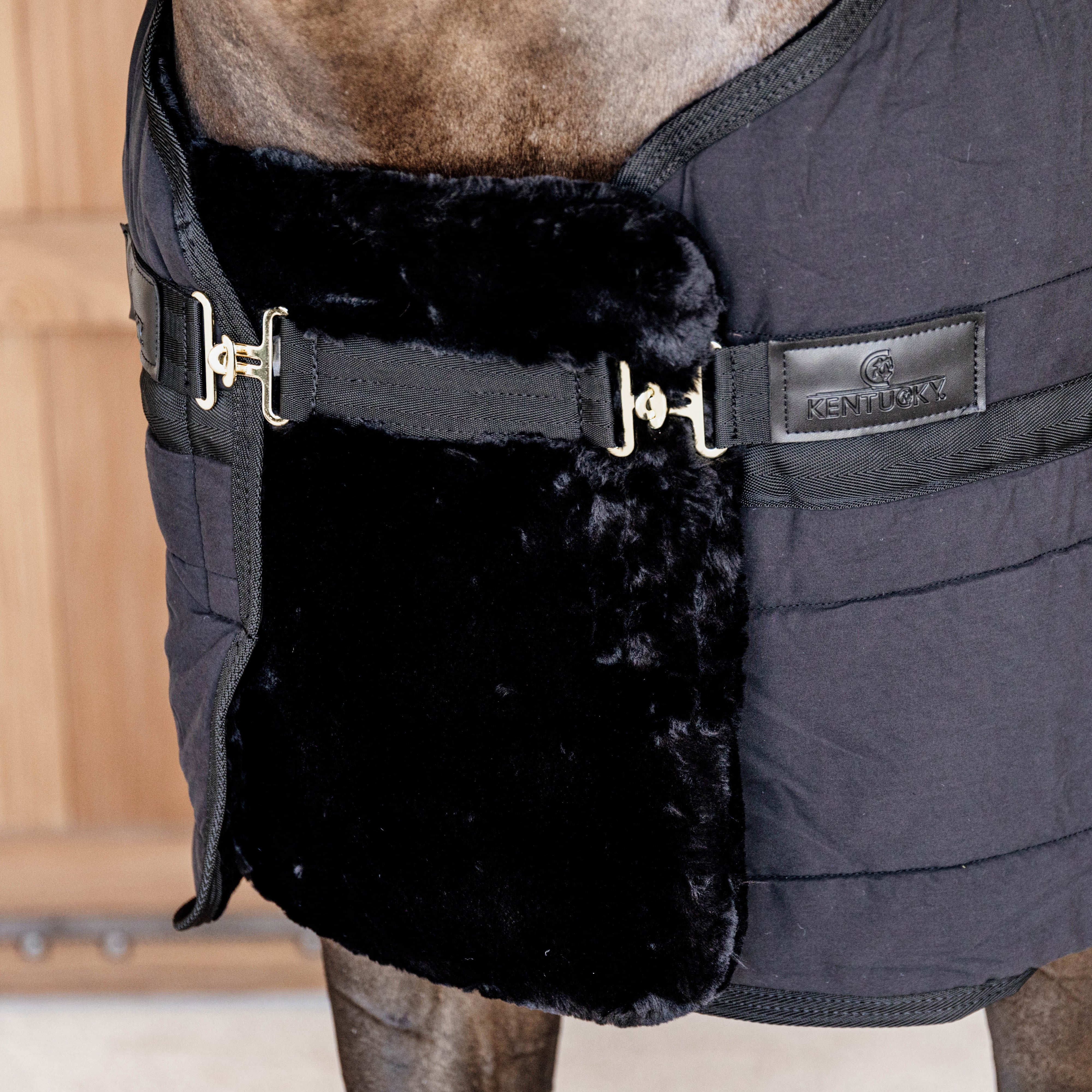 Chest Expander Vegan Lammfell 1 Schnalle