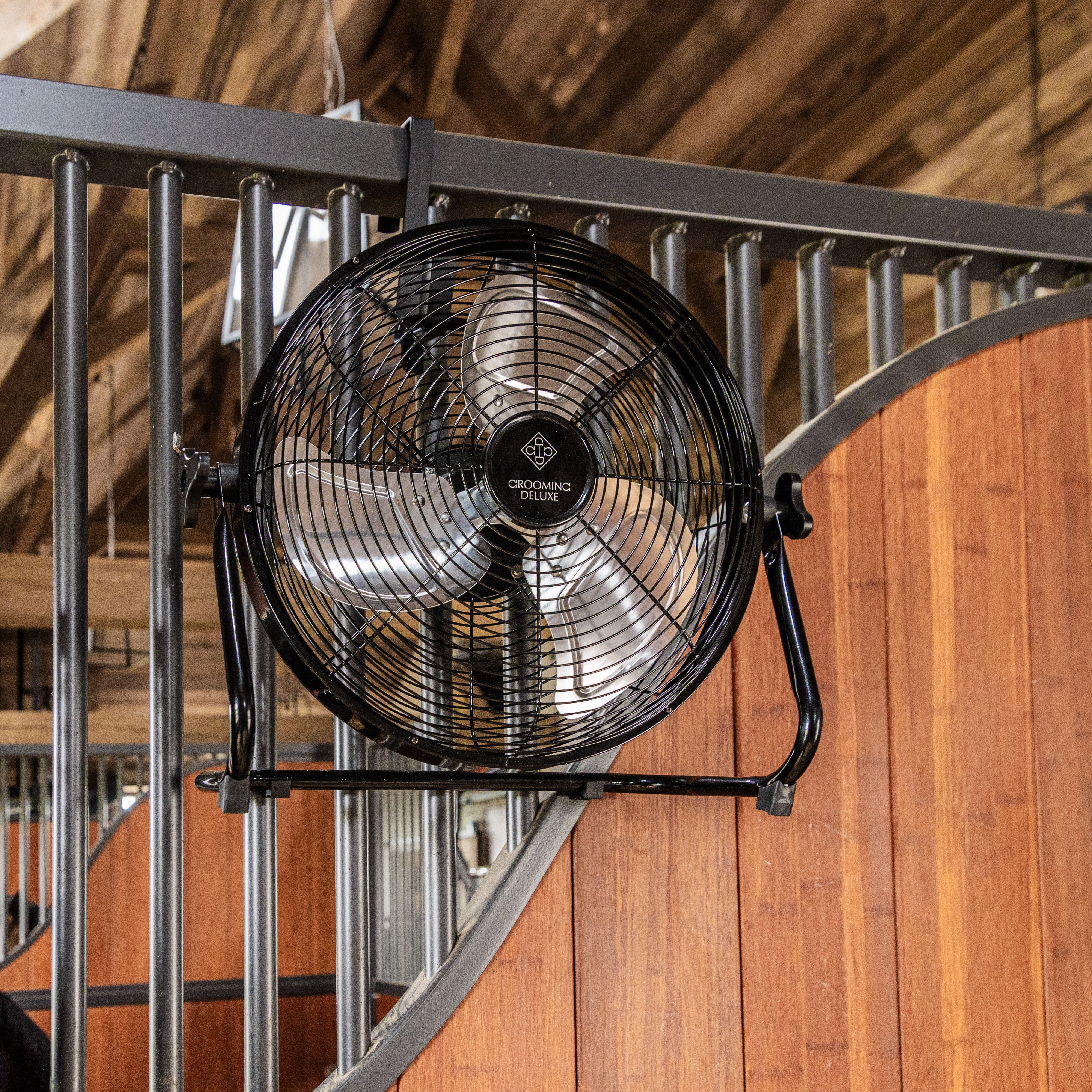 Wireless Fan Battery Charger