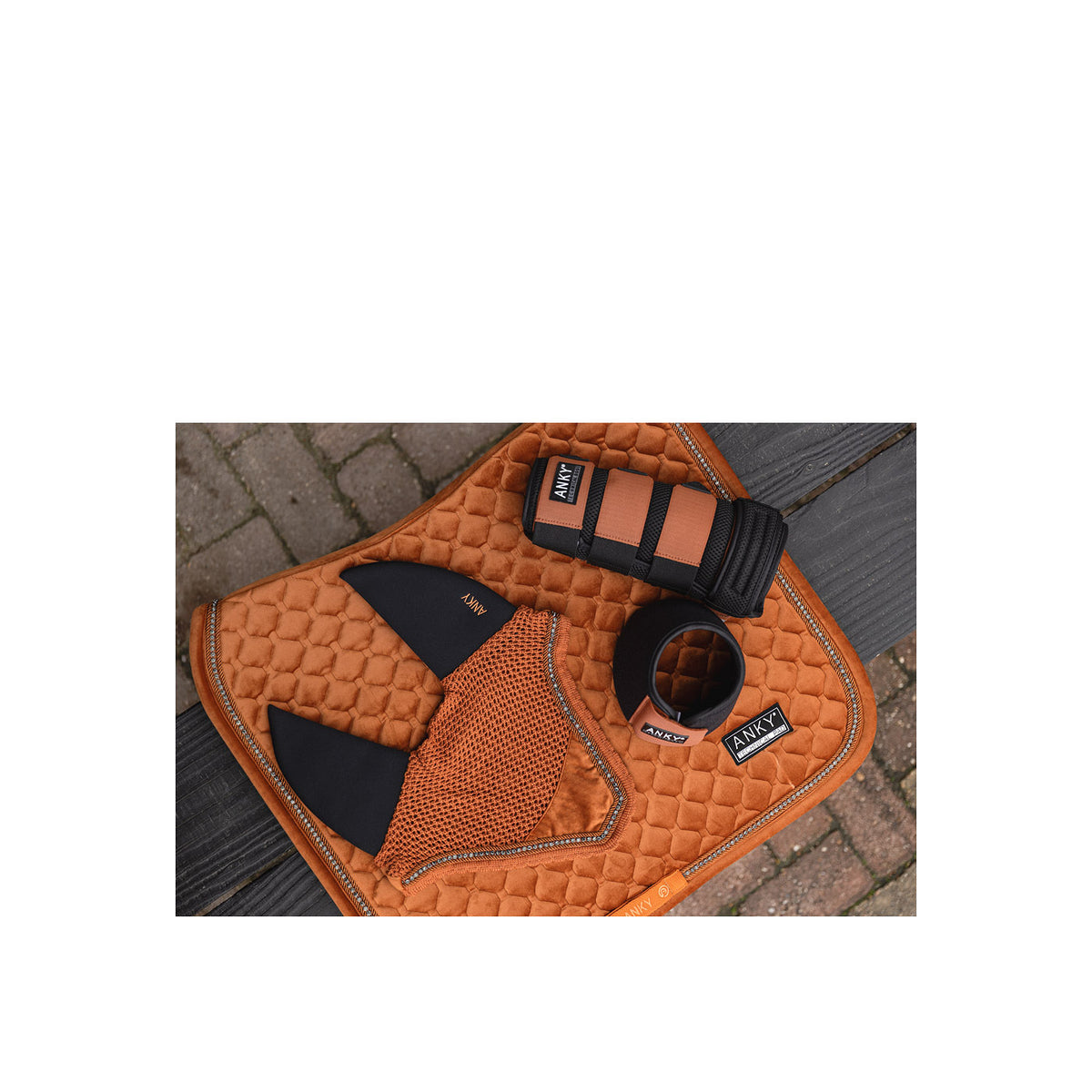 ANKY® Dressurschabracke Samt mit Strasssteinen XB23002